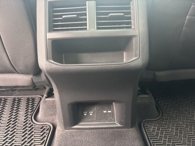 2022 Volkswagen Atlas Cross Sport 2.0T SEL R-Line