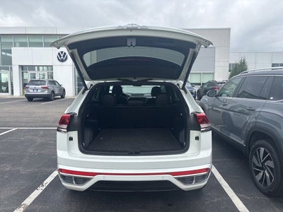2022 Volkswagen Atlas Cross Sport 2.0T SEL R-Line