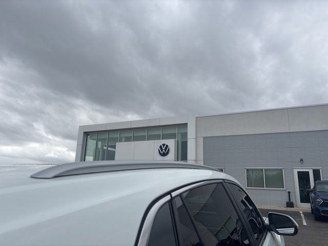 2022 Volkswagen Atlas Cross Sport 2.0T SEL R-Line