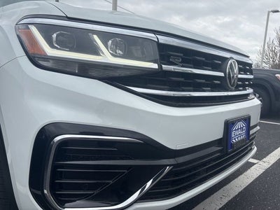 2022 Volkswagen Atlas Cross Sport 2.0T SEL R-Line