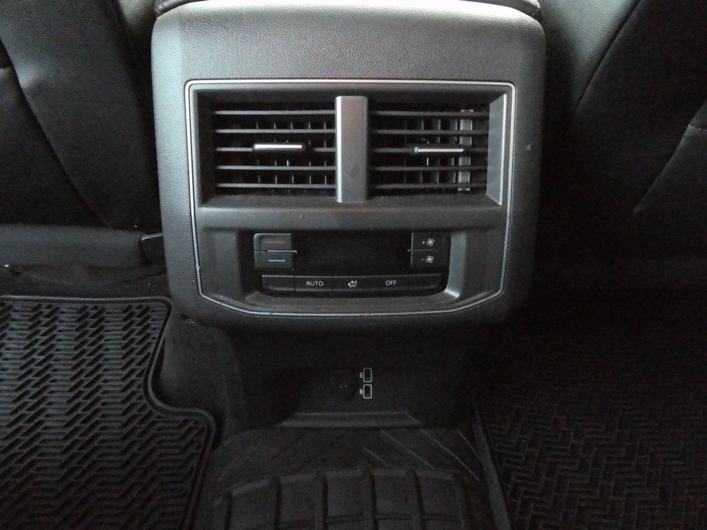 2019 Volkswagen Atlas 2.0T SE w/Technology w/Technology