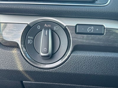 2017 Volkswagen Passat 1.8T SE w/Technology