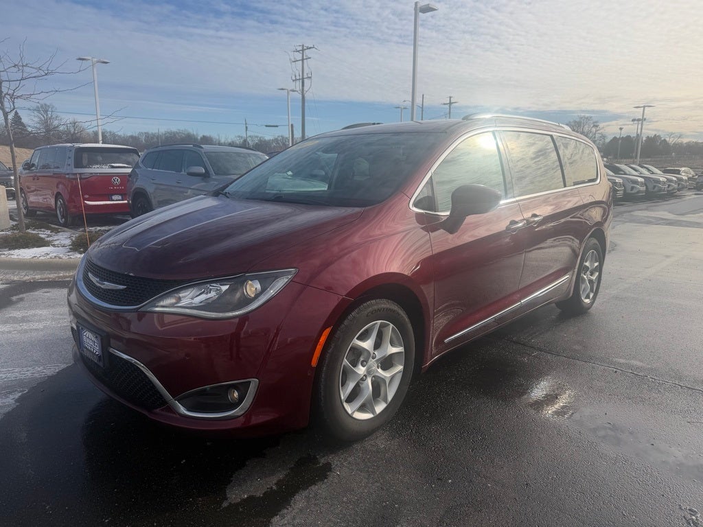 2017 Chrysler Pacifica Touring L Plus