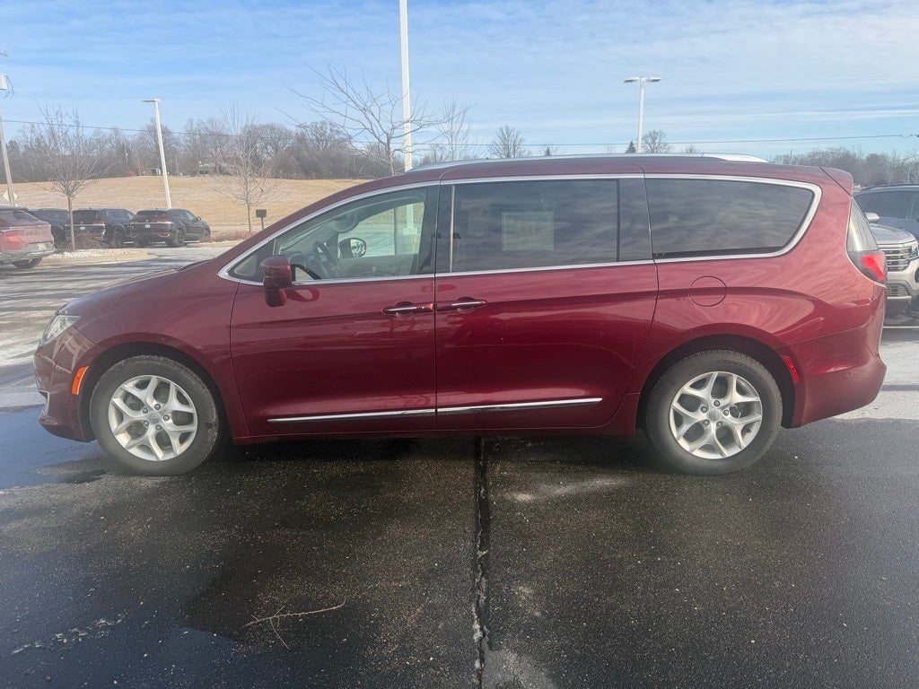 2017 Chrysler Pacifica Touring L Plus