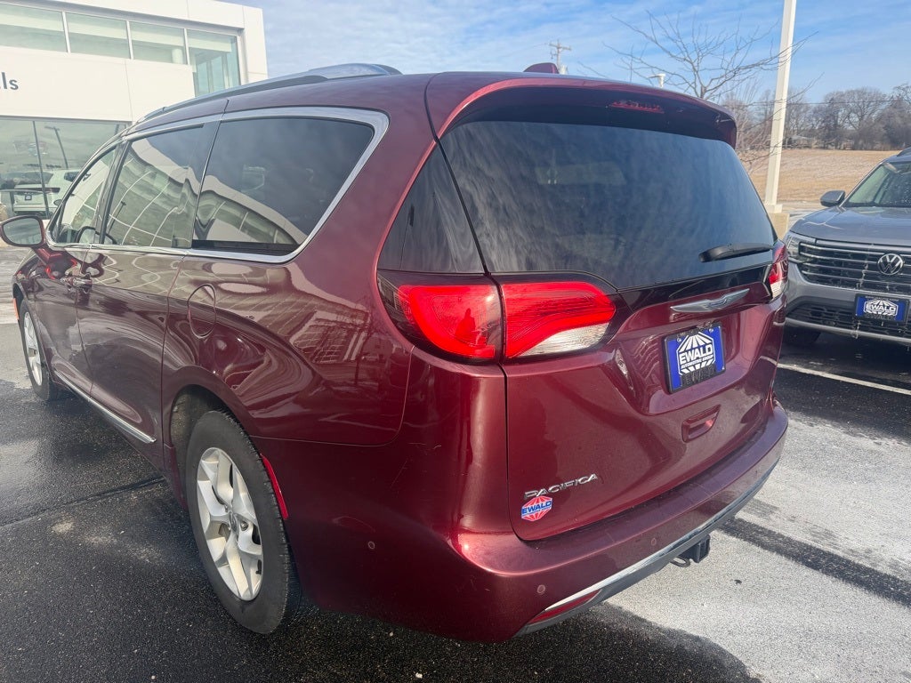 2017 Chrysler Pacifica Touring L Plus