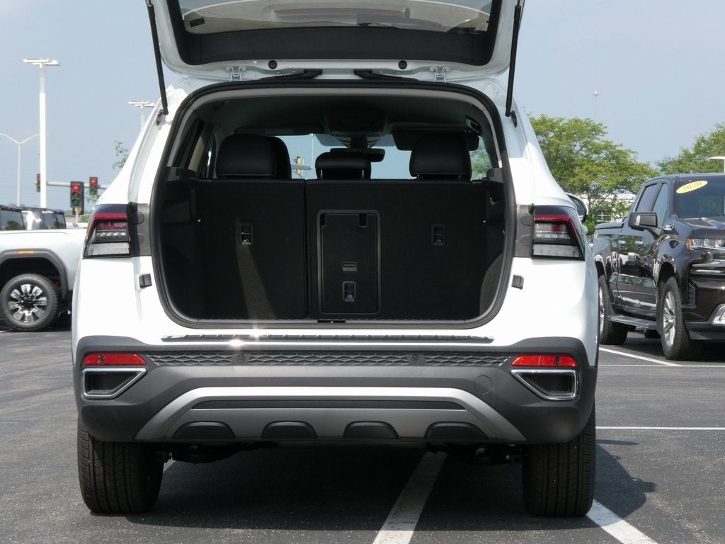 2025 Volkswagen Taos 1.5T SE Black