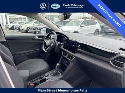 2025 Volkswagen Taos 1.5T SE Black 4MOTION