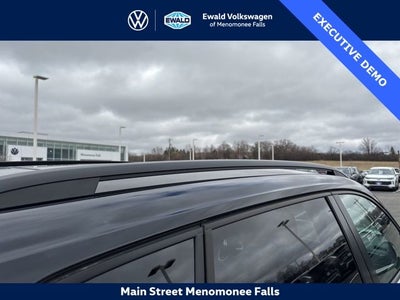 2025 Volkswagen Taos 1.5T SE Black 4MOTION