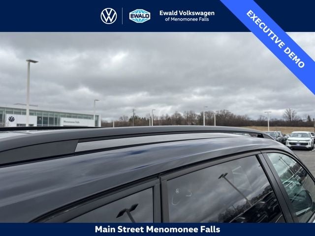 2025 Volkswagen Taos 1.5T SE Black 4MOTION