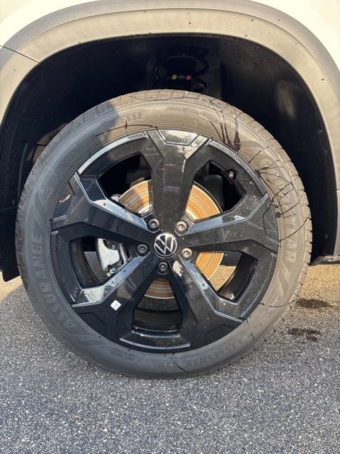 2026 Volkswagen Taos 1.5T SE Black