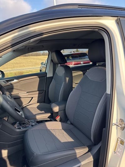 2026 Volkswagen Taos 1.5T SE Black