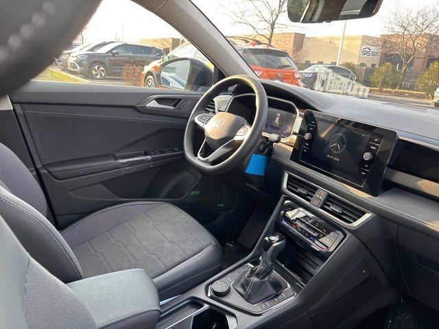 2026 Volkswagen Taos 1.5T SE Black