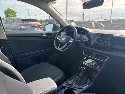 2026 Volkswagen Taos 1.5T SE Black