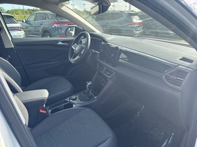 2026 Volkswagen Taos 1.5T SE Black