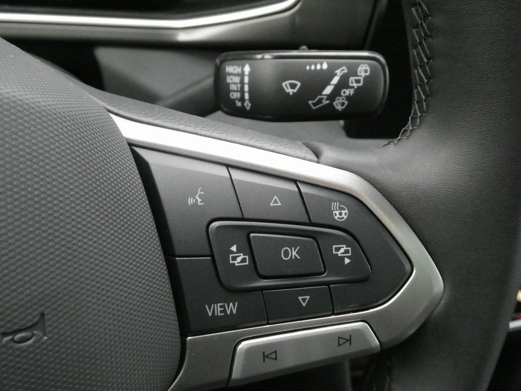 2026 Volkswagen Taos 1.5T SE Black