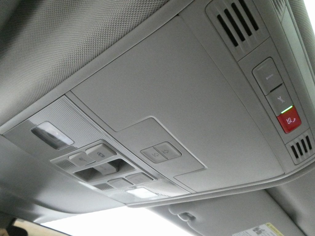 2026 Volkswagen Taos 1.5T SE Black