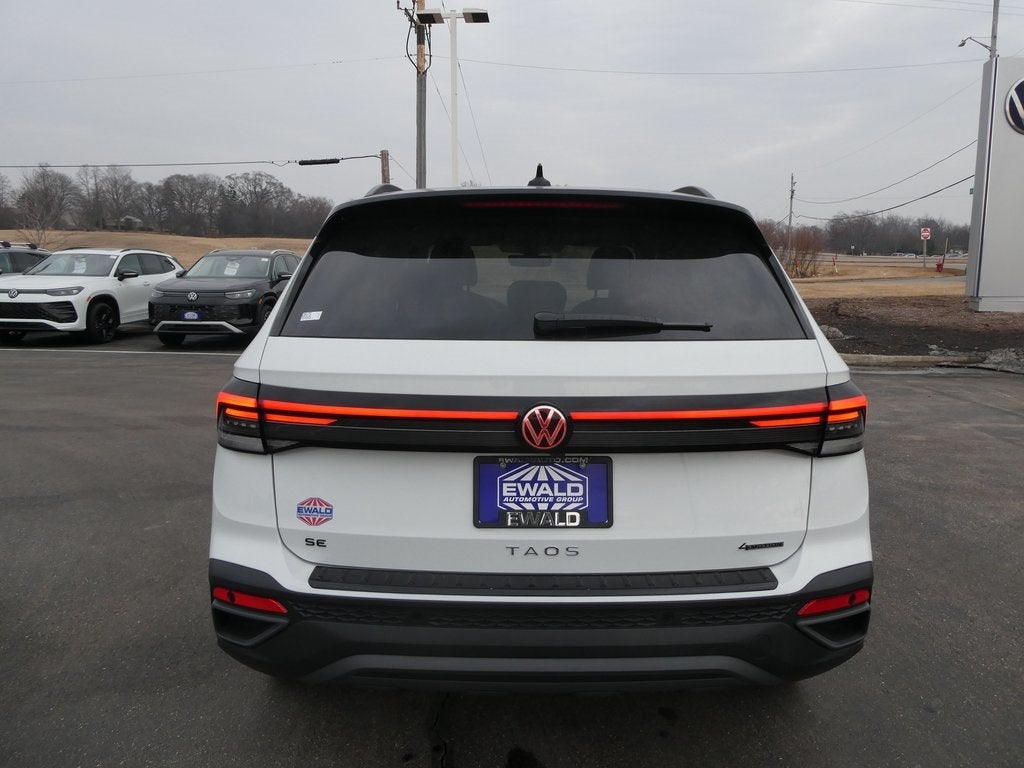 2026 Volkswagen Taos 1.5T SE Black