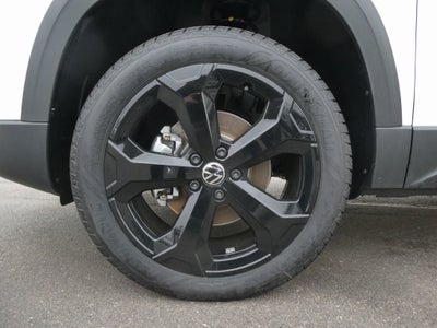 2026 Volkswagen Taos 1.5T SE Black