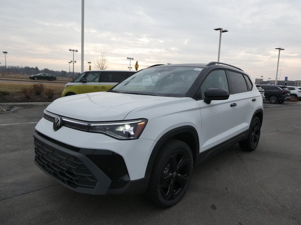 2026 Volkswagen Taos 1.5T SE Black