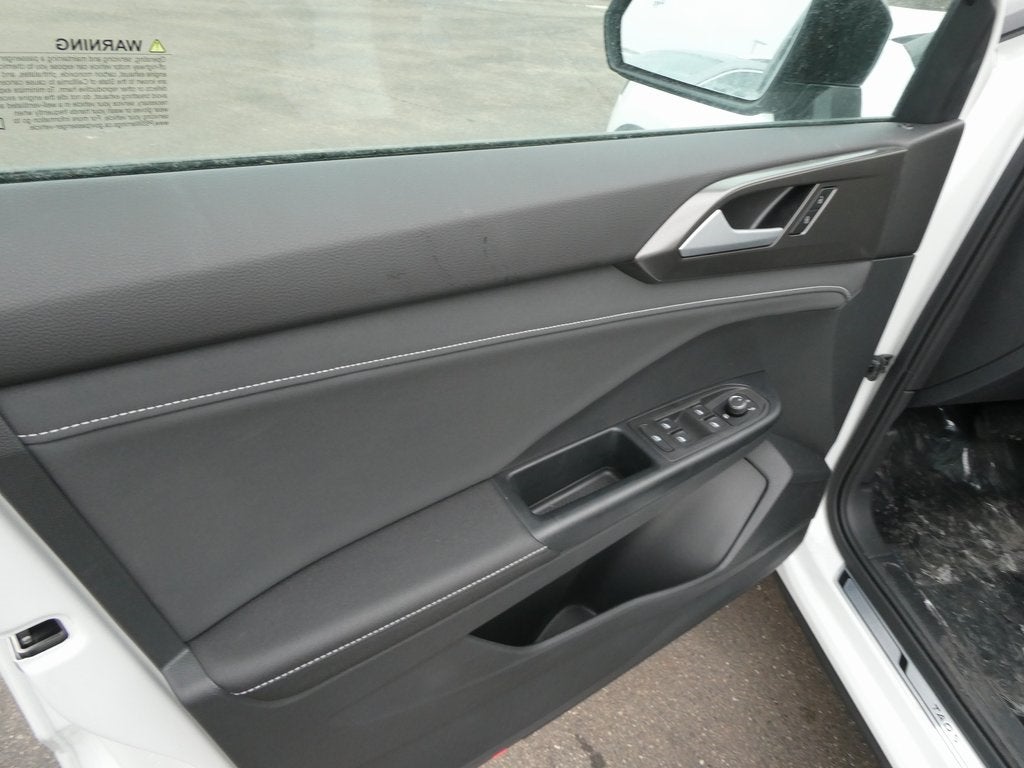 2026 Volkswagen Taos 1.5T SE Black