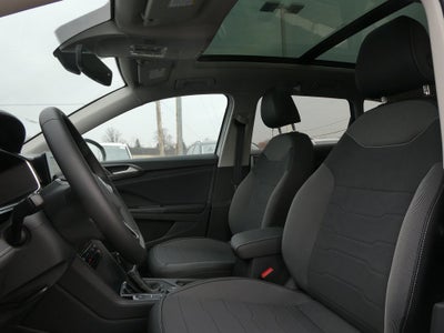 2026 Volkswagen Taos 1.5T SE Black