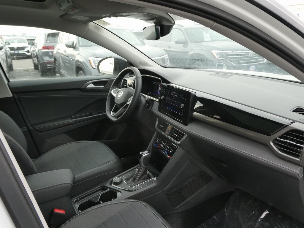 2026 Volkswagen Taos 1.5T SE Black