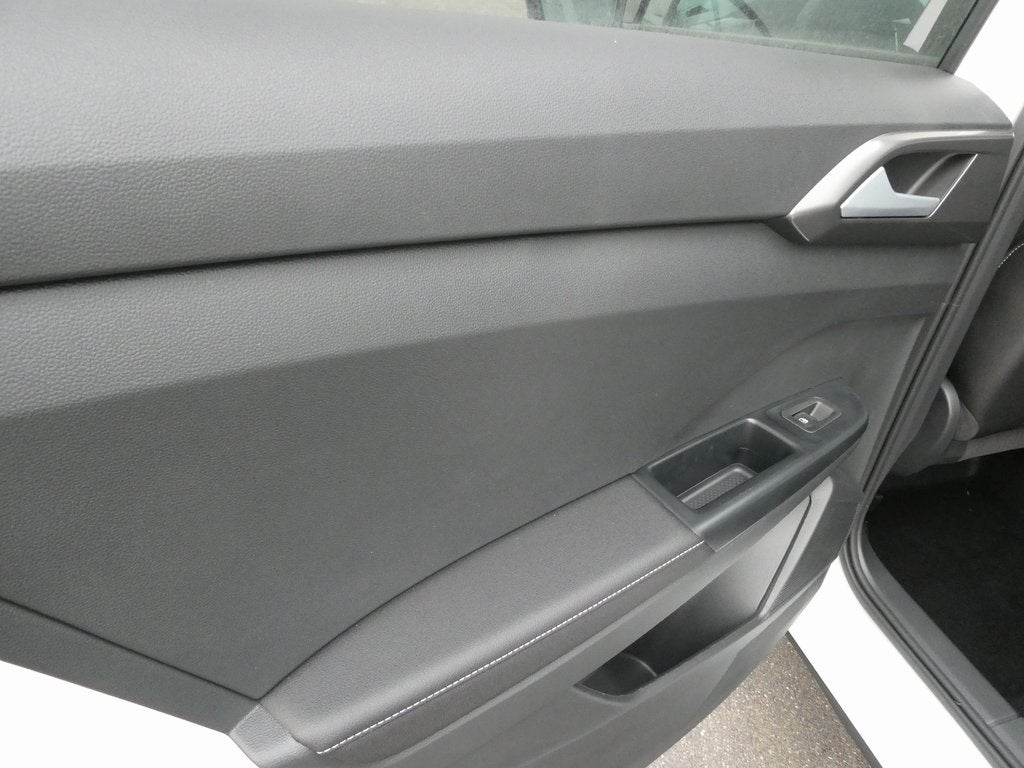 2026 Volkswagen Taos 1.5T SE Black