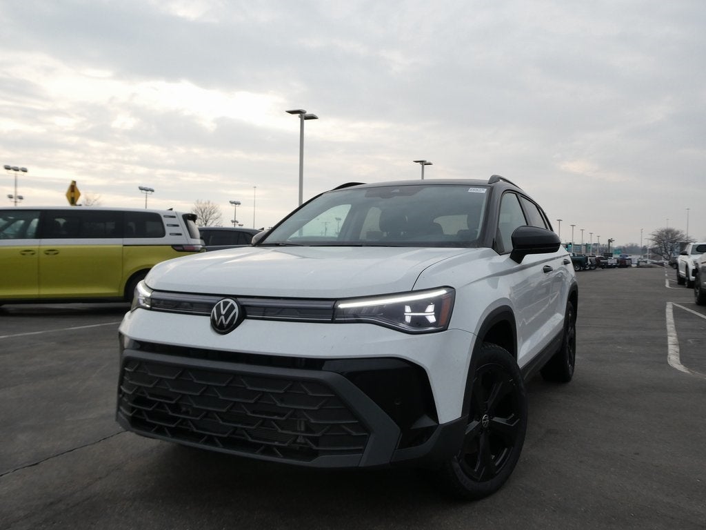 2026 Volkswagen Taos 1.5T SE Black