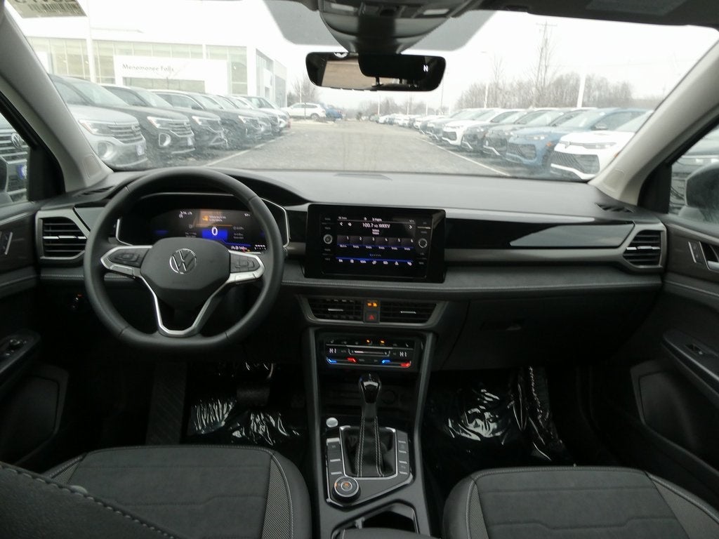 2026 Volkswagen Taos 1.5T SE Black