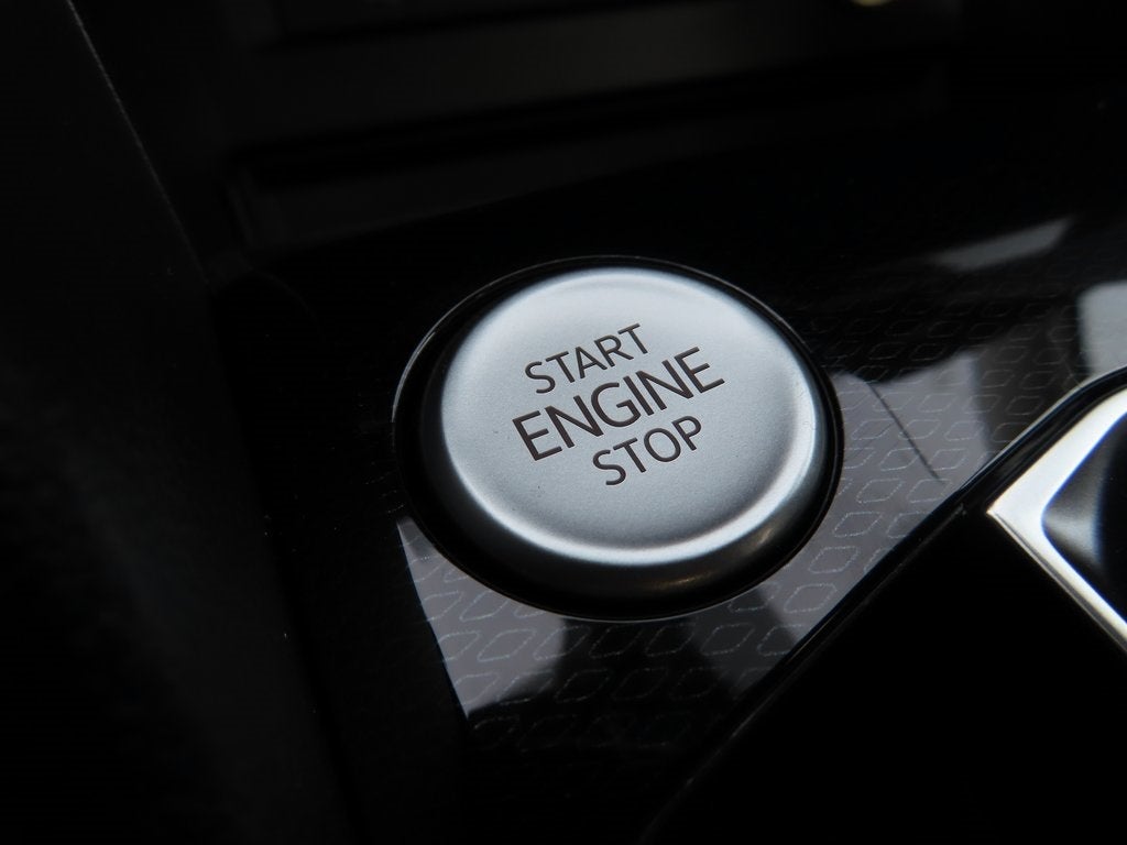 2026 Volkswagen Taos 1.5T SE Black