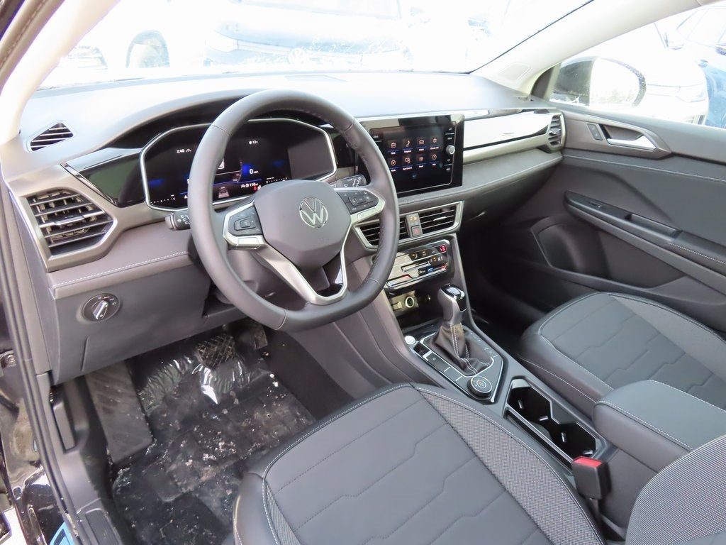 2026 Volkswagen Taos 1.5T SE Black