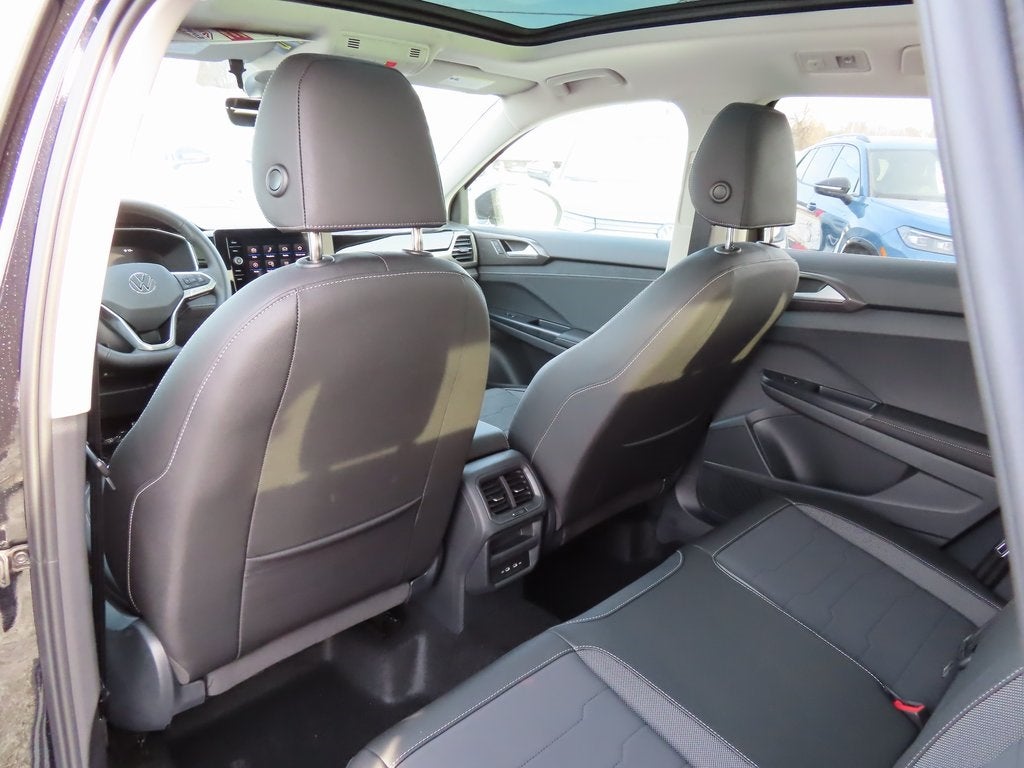 2026 Volkswagen Taos 1.5T SE Black