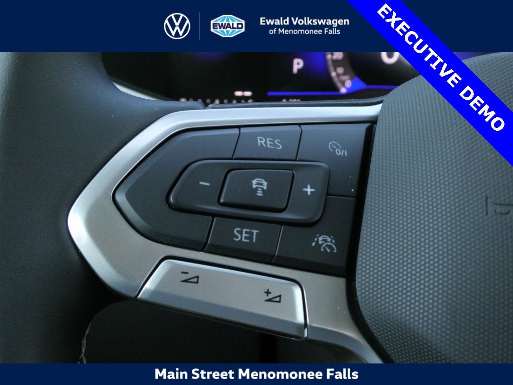 2025 Volkswagen Taos 1.5T SE Black