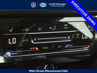 2025 Volkswagen Taos 1.5T SE Black