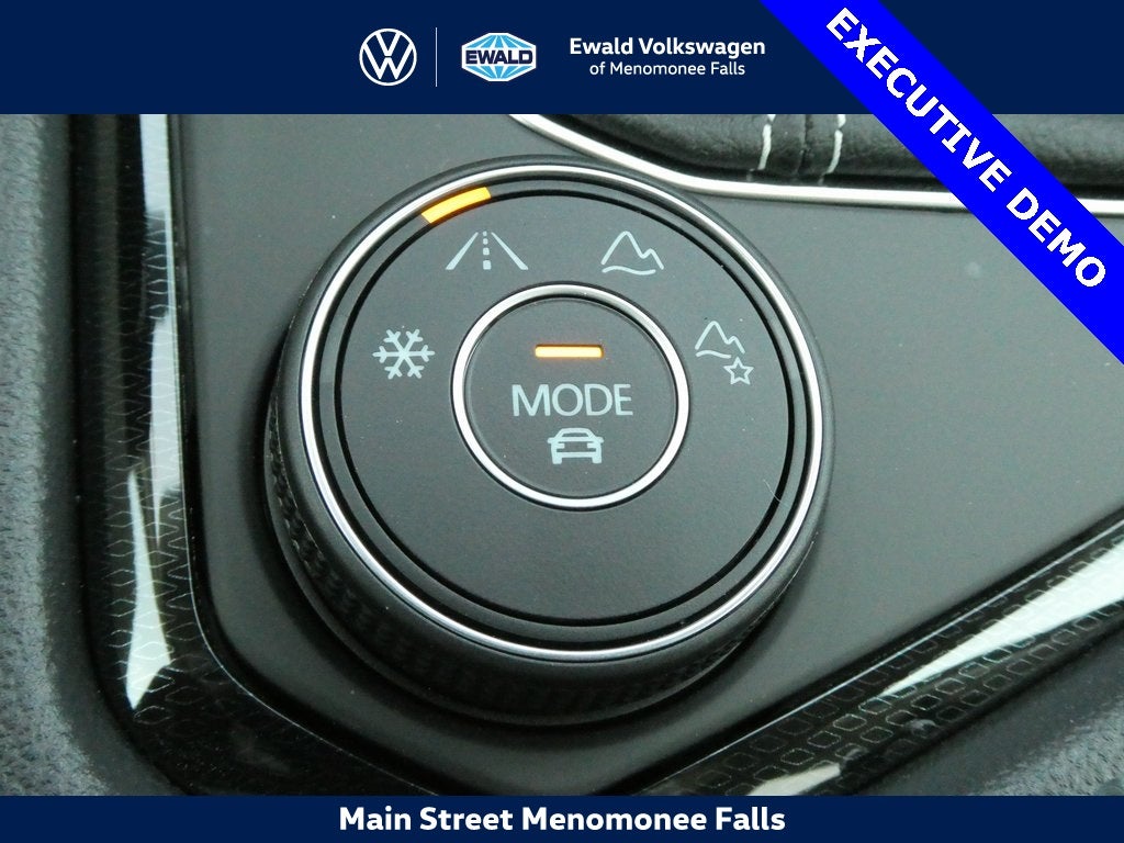 2025 Volkswagen Taos 1.5T SE Black