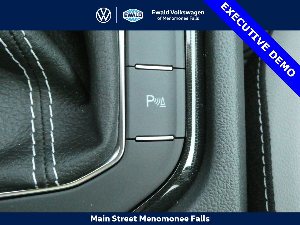 2025 Volkswagen Taos 1.5T SE Black