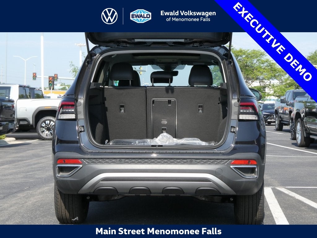 2025 Volkswagen Taos 1.5T SE Black