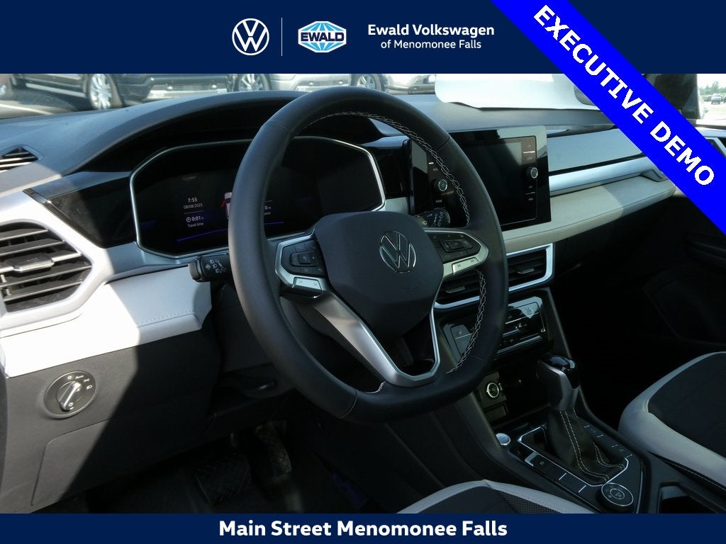2025 Volkswagen Taos 1.5T SE Black