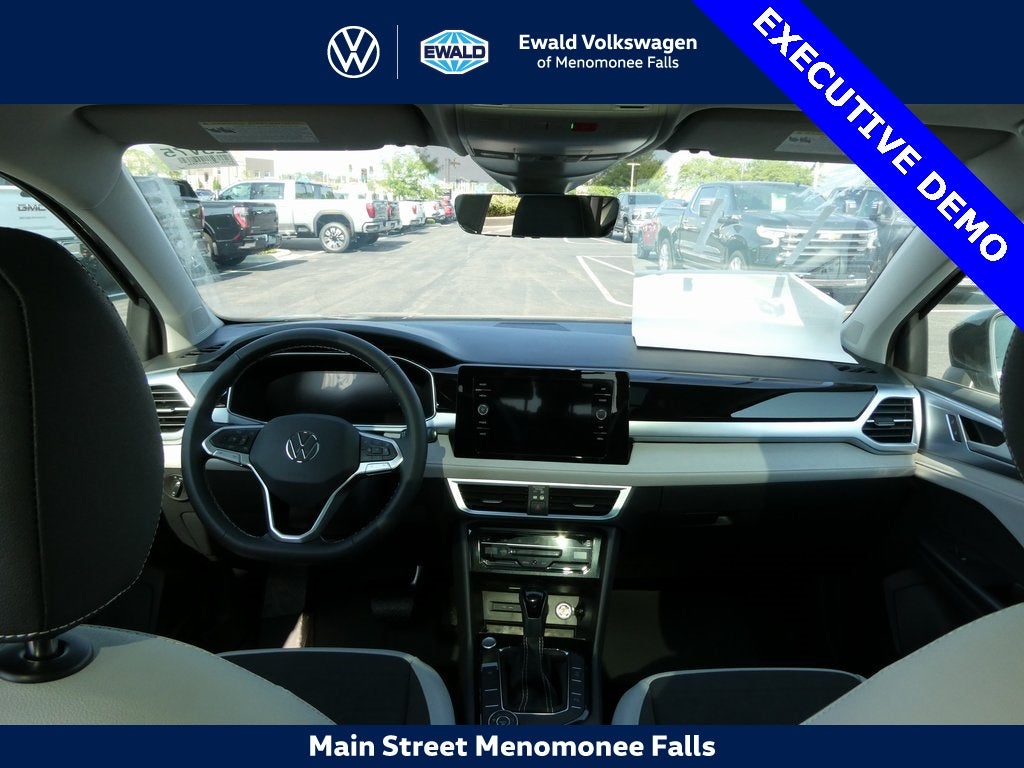 2025 Volkswagen Taos 1.5T SE Black