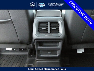 2025 Volkswagen Taos 1.5T SE Black