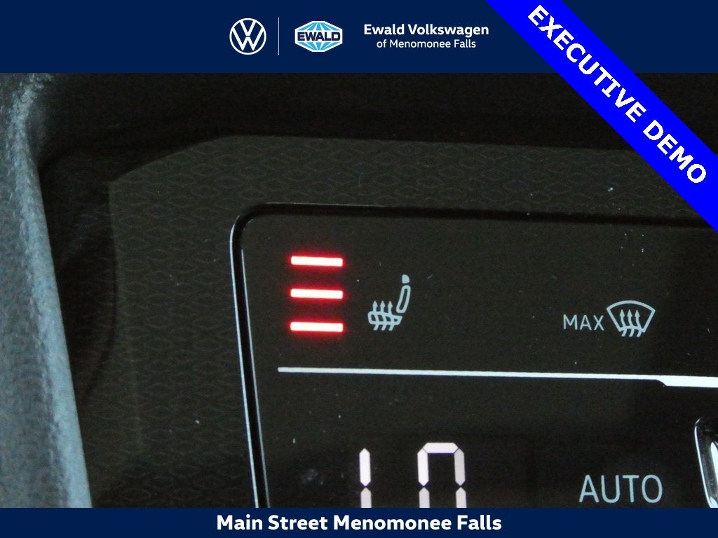 2025 Volkswagen Taos 1.5T SE Black