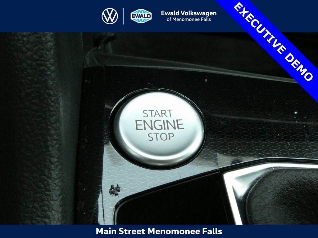 2025 Volkswagen Taos 1.5T SE Black