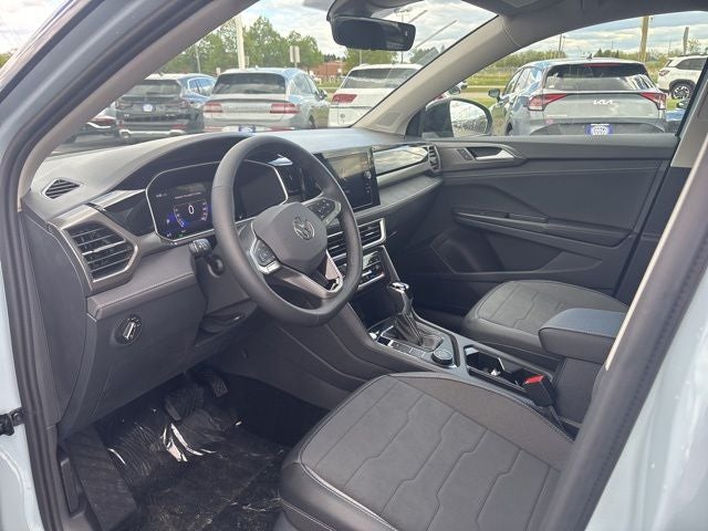2026 Volkswagen Taos 1.5T SE Black