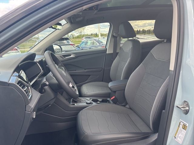 2026 Volkswagen Taos 1.5T SE Black