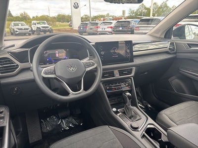2026 Volkswagen Taos 1.5T SE Black