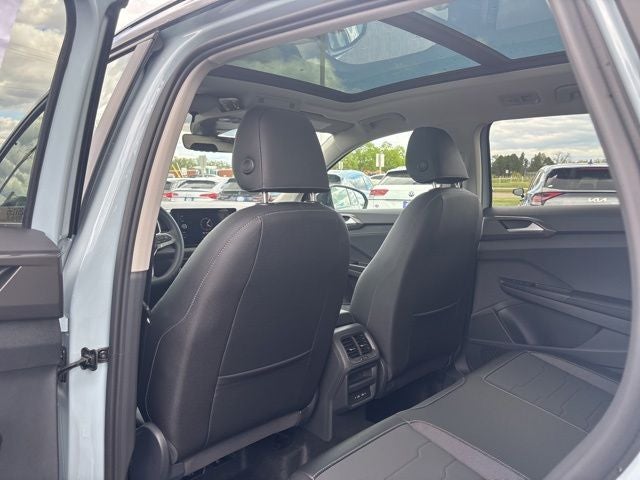2026 Volkswagen Taos 1.5T SE Black