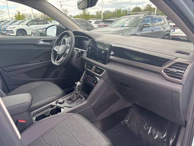 2026 Volkswagen Taos 1.5T SE Black