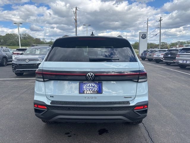 2026 Volkswagen Taos 1.5T SE Black