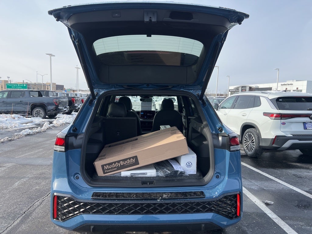 2026 Volkswagen Tiguan 2.0T SE R-Line Black