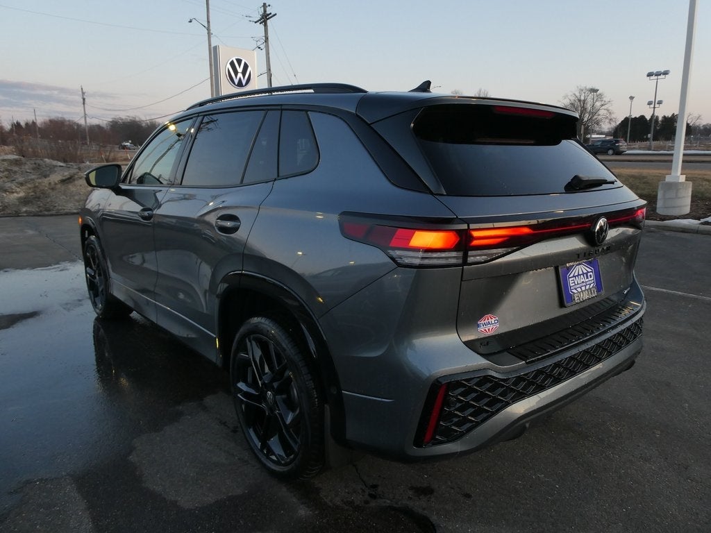 2026 Volkswagen Tiguan 2.0T SE R-Line Black